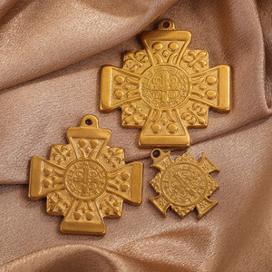 Acero inoxidable personalidad diseño Cruz reina maricón colgante titanio acero llavero al por mayor - Product Image 3