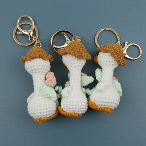 Porte-clés Pendentif Jouet en Peluche Animal Tricoté Amigurumi en Fil, Mini Bouquet de Canards au Crochet Fait Main, Style Dessin Animé Mignon, Breloque de Sac - Product Image 3