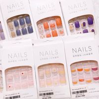 Boîte d'emballage vide avec logo personnalisé pour ongles à presser anti-poussière Organisateur transparent avec gaufrage pour ongles artificiels