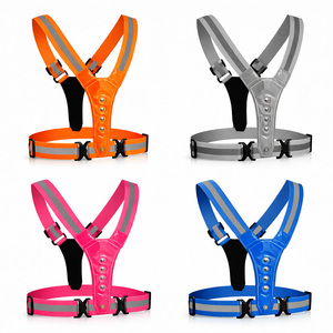 Gilet de sécurité réfléchissant à LED rechargeable par USB <span class=keywords><strong>pour</strong></span> la marche, la course à pied et le cyclisme en extérieur - Product Image 4