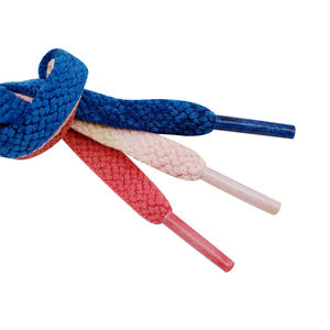 Faites une déclaration de mode: les baskets AJ jumelées à des lacets Tie-Dye lacet de style ancien - Product Image 3