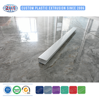 Profil en plastique PVC/ABS/PP/PE extrudé sur mesure pour rail de rideau de plafond et rail de guidage à roulettes