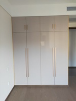 Armoire de Luxe Moderne en Bois avec Coiffeuse Autoportante pour la Maison, Appartements, Salon, Hôtel, Chambre à Coucher, Meubles de Rangement pour Vêtements
