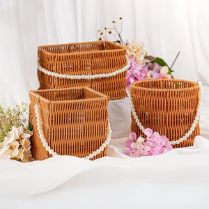 Creative Pearl Woven Flower Basket para decoração ao ar livre Bolsa multifuncional e caixa de presente do casamento