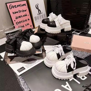 Mocasines de moda para mujer con plataforma gruesa y tiras, zuecos elegantes de cuero con suela de goma y tiras decorativas - Product Image 5