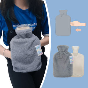 Bouillotte 1L & 2L avec housse en peluche douce OEM prix raisonnable pour réchauffer les mains et soulager la douleur - Product Image 1