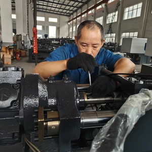 Ningbo Kebida nắp nhựa Máy ép nhựa khuôn <span class=keywords><strong>Polycarbonate</strong></span> khuôn vật nuôi phôi máy làm cho vật nuôi nhựa PLC bánh - Product Image 3