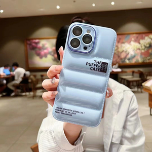 2024 créateur de marque de mode pour iphone étui puffer étui de téléphone pour iphone 14 pro max <span class=keywords><strong>13</strong></span> 12 11 15 Pro étui puffer avec objectif de caméra - Product Image 5