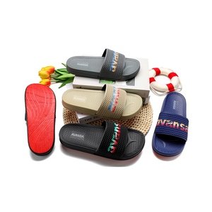 Henghao Pantoufles à semelle <span class=keywords><strong>en</strong></span> PU entièrement personnalisées Fourniture d'usine OEM de <span class=keywords><strong>maison</strong></span> d'hôtes Hôtel Utilisation intérieure Sandales à glissière personnalisées avec logo - Product Image 4