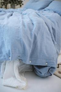 Parure de lit 3 pièces Donna Boho pour très grand lit, faite main, bleu ciel, 300 fils/cm², 100 % coton, housse de couette et 2 taies d'oreiller unies, boutons en noix de coco, qualité hôtelière - Product Image 4