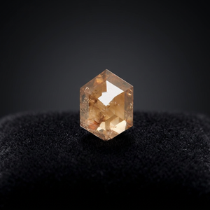 Diamante Natural Suelto de 0.86ct, Corte Excelente, Hexagonal, Sal y Pimienta, 6.10x4.60x3.40, para Joyería - Product Image 2