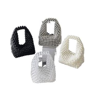 กระเป๋าคลัทช์ออกงานหรูหราสำหรับผู้หญิง ประดับด้วยคริสตัลและเพชร - Product Image 3