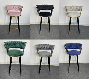 Chaise <span class=keywords><strong>de</strong></span> <span class=keywords><strong>bar</strong></span> d'extérieur durable en velours, style <span class=keywords><strong>tabouret</strong></span>, pour terrasse couverte, café, <span class=keywords><strong>bar</strong></span>, avec repose-pieds doré et pieds en métal noir - Product Image 3
