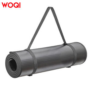 Tapis de yoga Woqi 1830x610x10mm en matériau TPE, pliable et portable avec sangle de transport pour yoga, pilates, étirements et fitness - Product Image 4