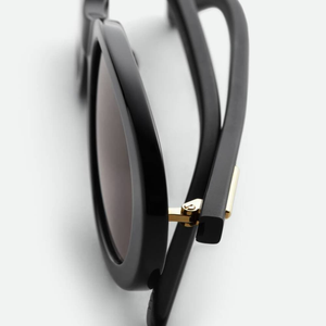 Bottega BV Vintage Oval Sunglasses Lightweight Acetate Frame Stylish Shades for Daily Outdoor Activities Veneta - Product Image 4