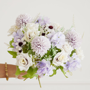 Bouquet de roses artificielles en soie, fleurs réalistes faites à la main, décoration de mariage et de maison, style moderne - Product Image 2