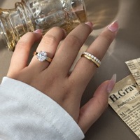 3-Karat Breite Version S925 Reines Silber mit 18k Gold Beschichtung Besetzt mit Moissanit Modischer Ring für Damen