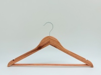 Cintres en bois de cannelle naturelle, écologiques, durables, antidérapants, multifonctionnels, option lot en gros, logo personnalisé, pour magasin de vêtements