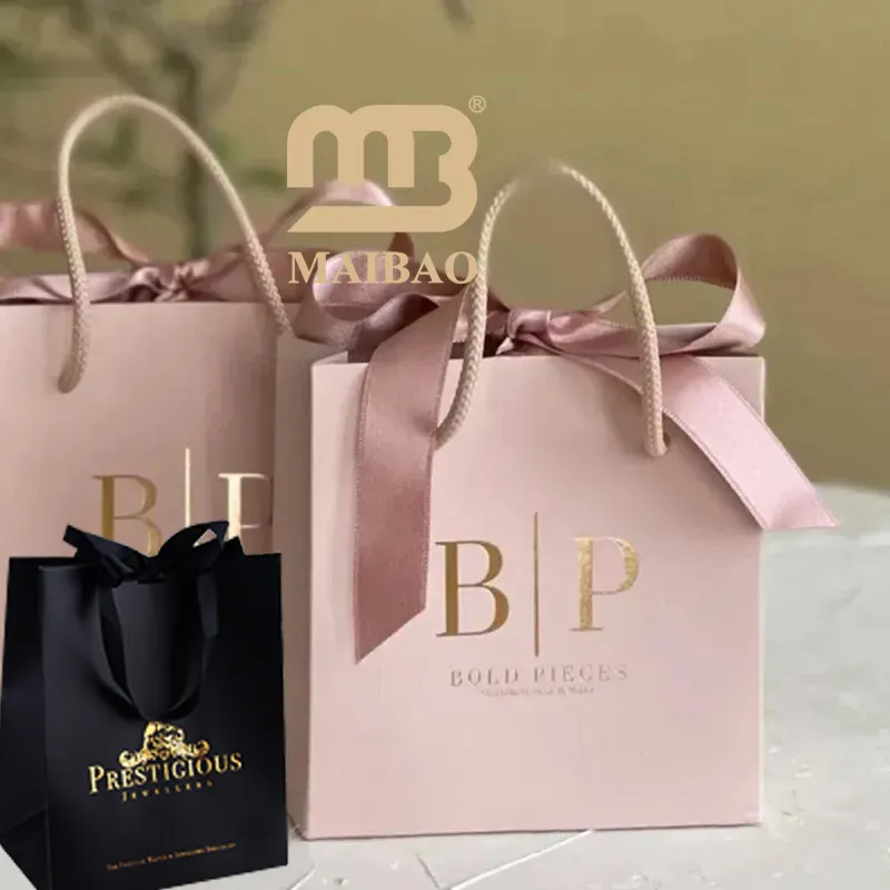 Bolsa de papel blanca de lujo con logotipo impreso personalizado, venta al por mayor, Boutique, compras, regalos, bolsas de papel con su propio logotipo