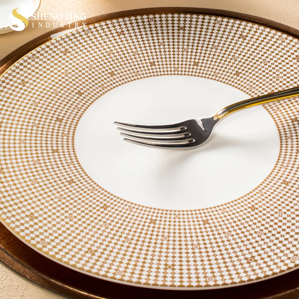 Plats et assiettes de mariage à jante dorée en porcelaine fine pour restaurant vaisselle hôtel dîner rond plateaux de service vaisselle