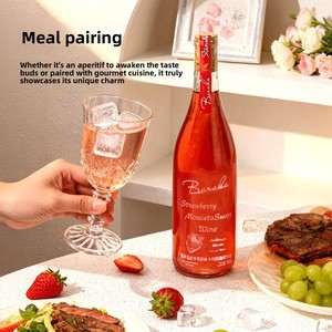 Moscato à <span class=keywords><strong>la</strong></span> <span class=keywords><strong>fraise</strong></span> mélangé de qualité supérieure |   Vin 750 ml 10 % vol. avec riche arôme fruité pour B2B - Product Image 6