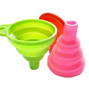 Embudo plegable de silicona, telescópico, plegable con asa para uso en la cocina, color aleatorio - Product Image 4