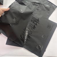 Sacs en plastique noir personnalisés réutilisables, sacs d'emballage givrés/mat pour sweats à capuche, sac à glissière en polyéthylène pour vêtements, t-shirt