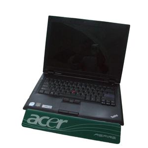 ใหม่ที่กําหนดเองรุ่นขาตั้งจอแสดงผลอะคริลิคสําหรับคอมพิวเตอร์โน้ตบุ๊คพลาสติกทนทานเป็นมิตรกับสิ่งแวดล้อมสําหรับห้างสรรพสินค้า - Product Image 6