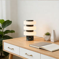 Lampe de table LED créative moderne en verre superposé, lampe de chevet décorative en marbre pour hôtel, maison, salon