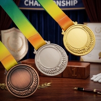 Médailles de sport personnalisées en laiton plaqué or gravées et sculptées, prix abordable 2026, pour la course, la natation, le football, la boxe, avec ruban doré