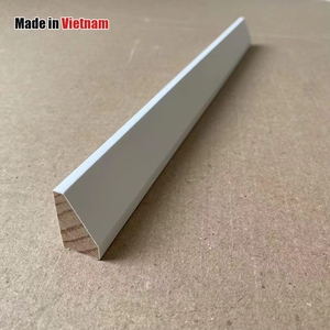 บัวเชิงผนังตกแต่งมุมทำจากไม้สนเคลือบสีขาวสำหรับงานตกแต่งภายใน - Product Image 1