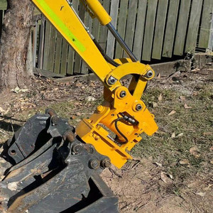 Acoplador de enganche rápido de inclinación de fácil operación al por mayor de fábrica Acoplador de inclinación de 180 grados para excavadora de 5-8 toneladas - Product Image 4