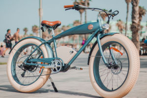 Rayvolt Classic Electro Motor Vintage E-Bike Beachin Vélo électrique 27 pouces bleu E-Cycle avec gros pneu - Product Image 3