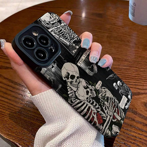 Funda de Teléfono TPU Retro de Halloween para iPhone 16 Pro Max 15 Plus, Diseño de Calabaza, Esqueletos Terroríficos, Hojas de Otoño, Funda Protectora - Product Image 2