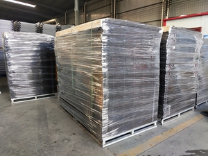 Clôture de jardin extérieure en métal revêtu de PVC, professionnelle, fabriquée en usine, avec panneaux en forme de V, en forme de triangle, clôture en treillis métallique incurvé 3D sur mesure - Product Image 6