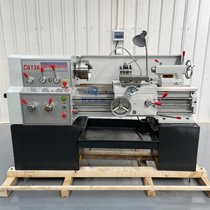 Tornio Manuale di Precisione per Lavorazione Metalli C6136 con Distanza tra Punte 750mm - Product Image 1