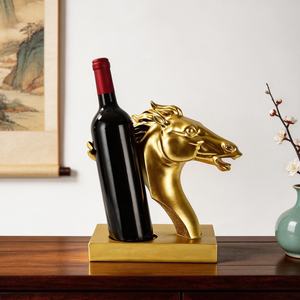 Nouvelle sculpture unique de tête de <span class=keywords><strong>cheval</strong></span>, porte-bouteilles fonctionnel, décoration pour salon, bureau, artisanat en résine pour la décoration de la maison - Product Image 1