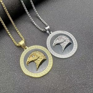 Collier avec pendentif tête d'aigle en acier inoxydable plaqué or, bijoux de mode unisexe - Product Image 1