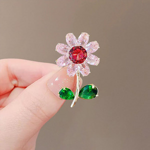 Broches elegantes de diamantes simples de lujo ligeros de gama alta a la moda, broches únicos para traje de mujer - Product Image 4