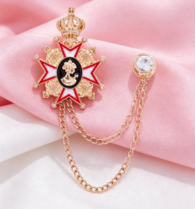 Broche de estilo británico europeo y americano para hombre con cadena de borlas, accesorio de flor para el pecho a la moda para trajes. - Product Image 5