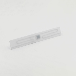 แท็ก RFID UHF860-960MHz ขนาด 70*10 มม. สำหรับการจัดการอุตสาหกรรมซักรีด ป้าย RFID สำหรับการเช่าเสื้อผ้า - Product Image 2