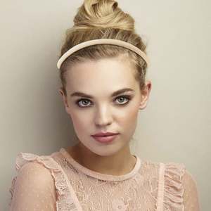 Cerceaux de cheveux pour femmes, hommes, filles, accessoires de maquillage sportif de couleur unie, <span class=keywords><strong>peigne</strong></span> à cheveux en plastique simple, antidérapant et ondulé. - Product Image 6