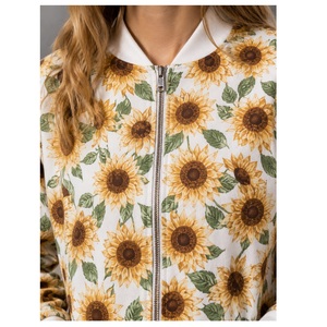 Veste florale pour femme au design unique, veste décontractée à manches longues à motifs floraux modernes pour la mode d'hiver, disponible au meilleur prix du marché - Product Image 1