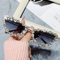 Nouvelles lunettes de soleil œil-de-chat pour femme, haut de gamme, ornées de diamants, monture métallique triangulaire, verres faits main, logo lettres anglaises, transfrontalier