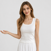 Quadratischer Ausschnitt Tanktop für Damen mit Eingebautem BH, Gepolstertes Ärmelloses Unterhemd, Schlanke Passform Crop Cami aus Viskose-Rayon, Sommer-Top Großhandel OEM