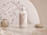 Bouteille en plastique PET beige de 500 ml avec pompe et bouchon à vis, impression dorée sur marbre carré personnalisée, pour lotion/gel douche/lotion corporelle/soins capillaires
