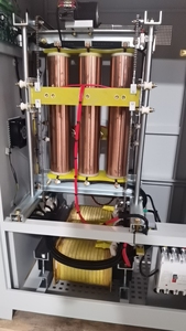 เครื่องควบคุมแรงดันไฟฟ้าอัตโนมัติ 400KVA 220v 3 เฟส AVR 380-415v 50hz - Product Image 4
