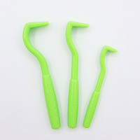 Outils en plastique pour enlever les puces contre les poux Pince à puces pour animaux de compagnie Peigne anti-tiques pour chiens et chats