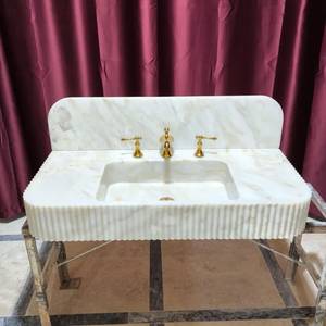 Lavabo mural de luxe en marbre cannelé durable avec crédence, lavabo de salle de bain en pierre naturelle fait main - Product Image 3