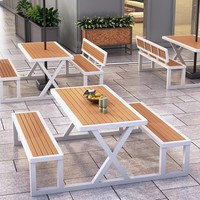 Ensemble de table et de chaises de salle à manger d'extérieur, design moderne et simple, bancs en métal pour cour, parc, rue ou restaurant